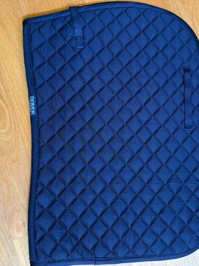 Dover Saddlery HORSE size Never used Navy Quilted Saddle Pad